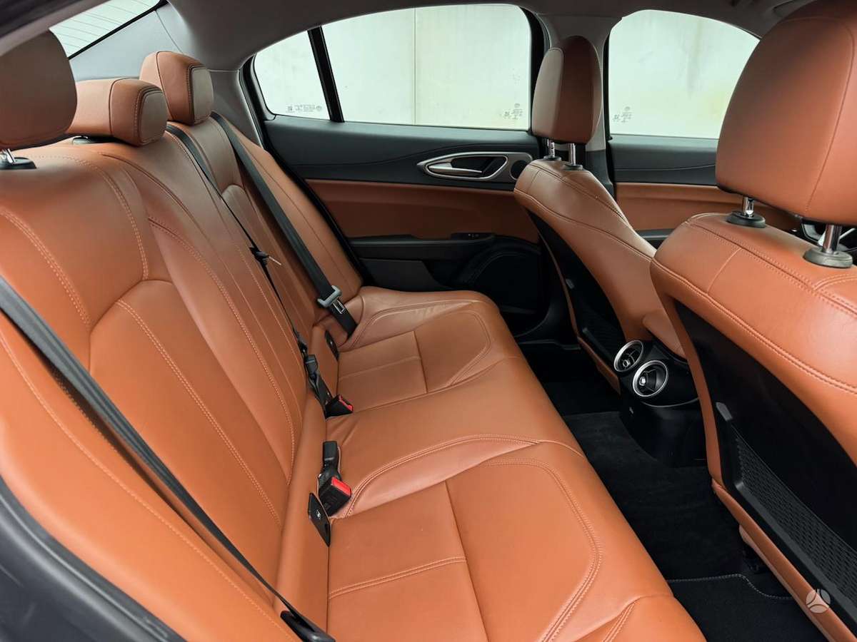 Alfa Romeo Giulia, 2.1 l., Седан