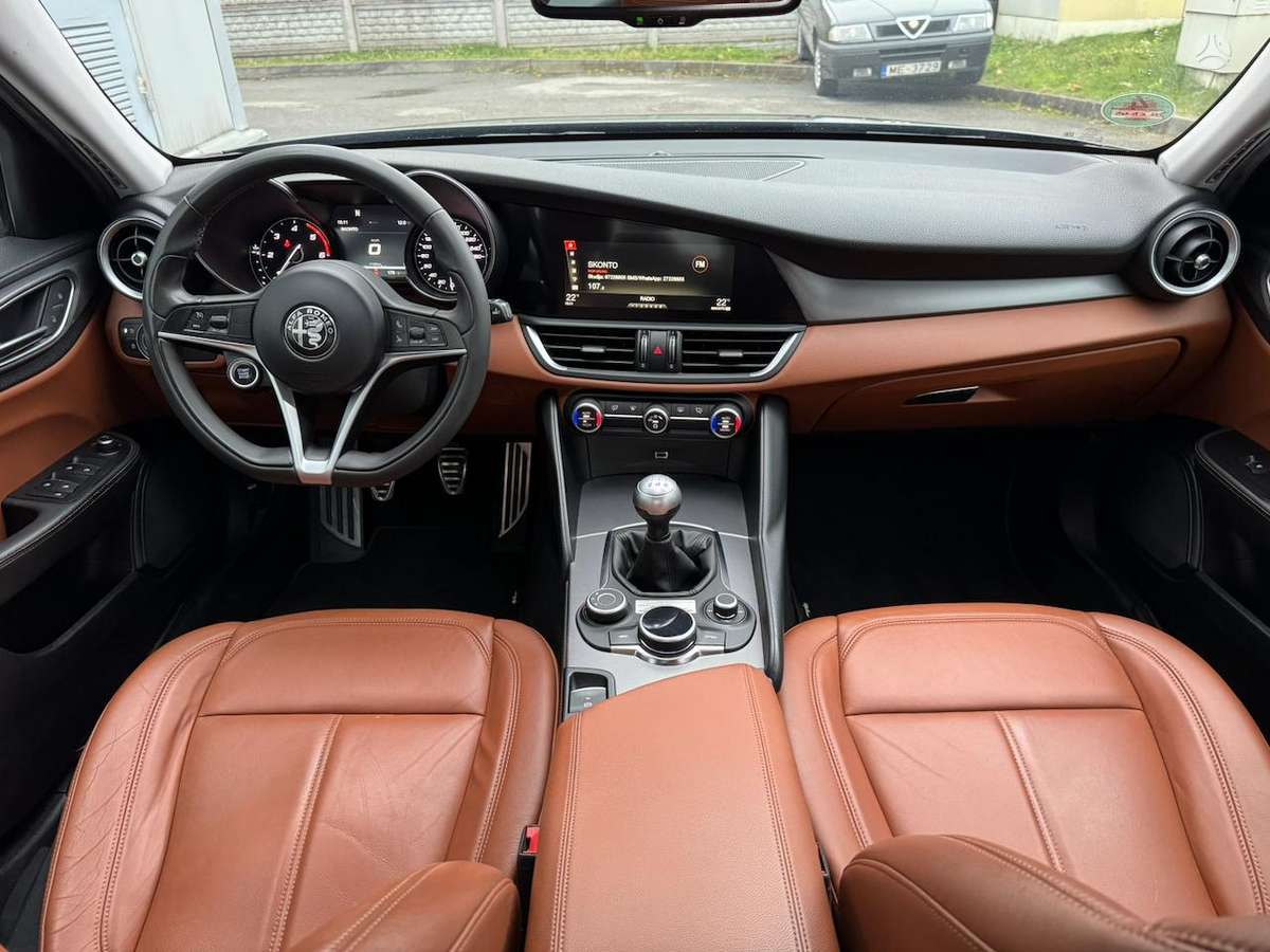 Alfa Romeo Giulia, 2.1 l., Седан