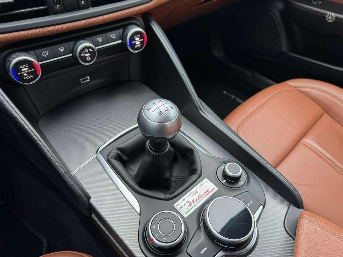 Alfa Romeo Giulia, 2.1 l., Седан