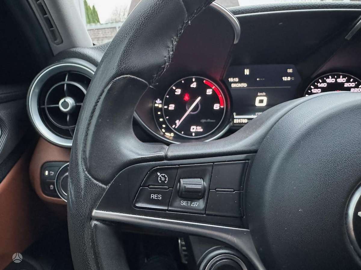 Alfa Romeo Giulia, 2.1 l., Седан