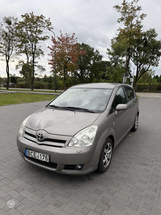 Toyota Corolla Verso - 2