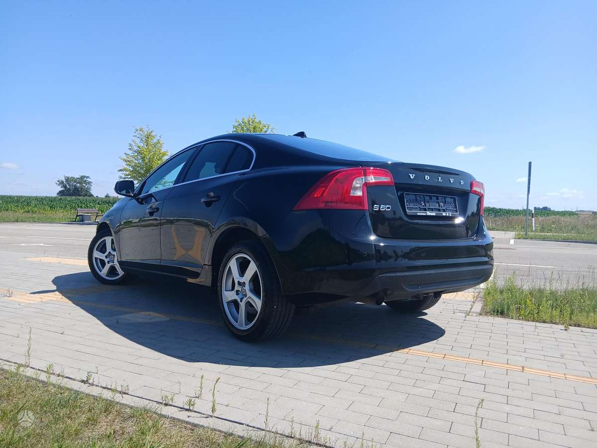 Volvo S60, 2.0 l., Седан