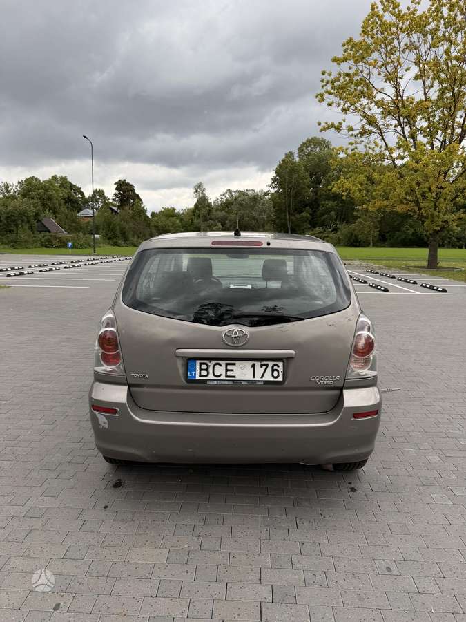 Toyota Corolla Verso - 6