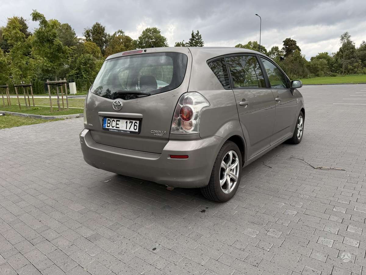 Toyota Corolla Verso - 7