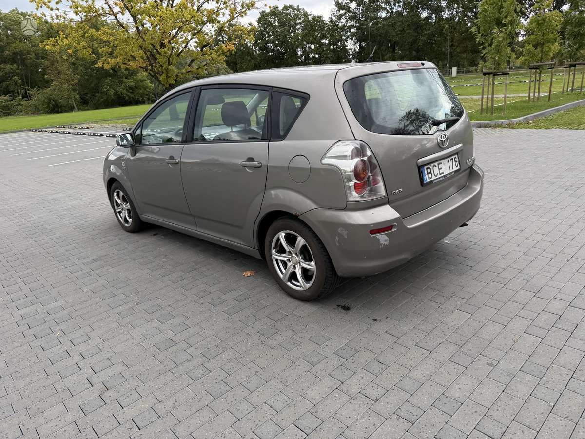Toyota Corolla Verso - 9