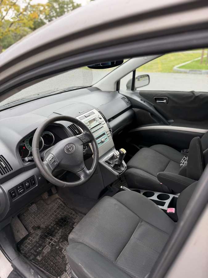 Toyota Corolla Verso - 11