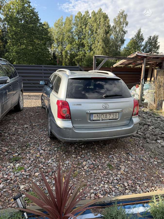 Toyota Avensis - 3