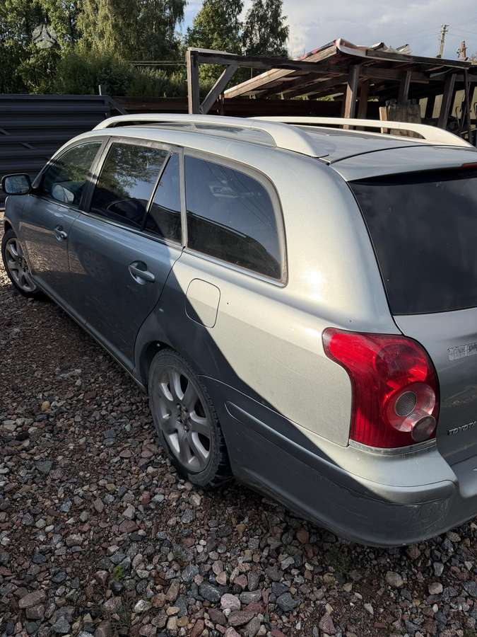 Toyota Avensis - 6