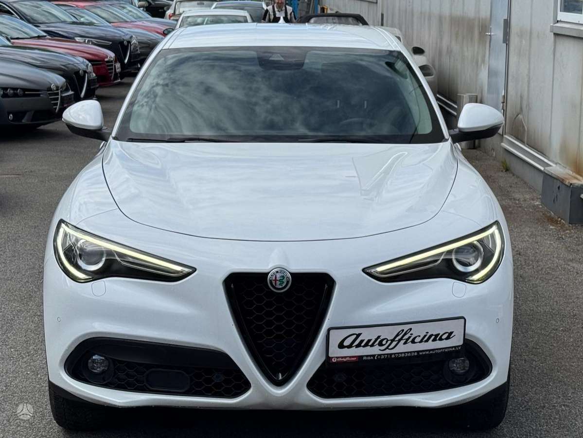 Alfa Romeo Stelvio - 2