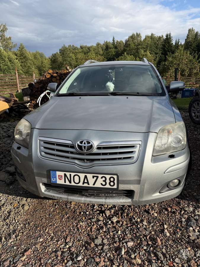 Toyota Avensis - 9