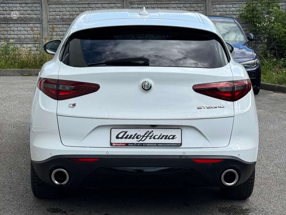 Alfa Romeo Stelvio - 6