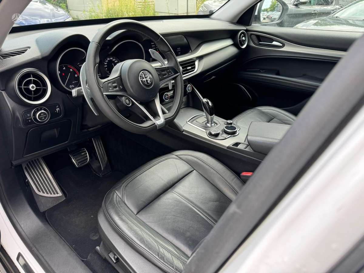 Alfa Romeo Stelvio - 9