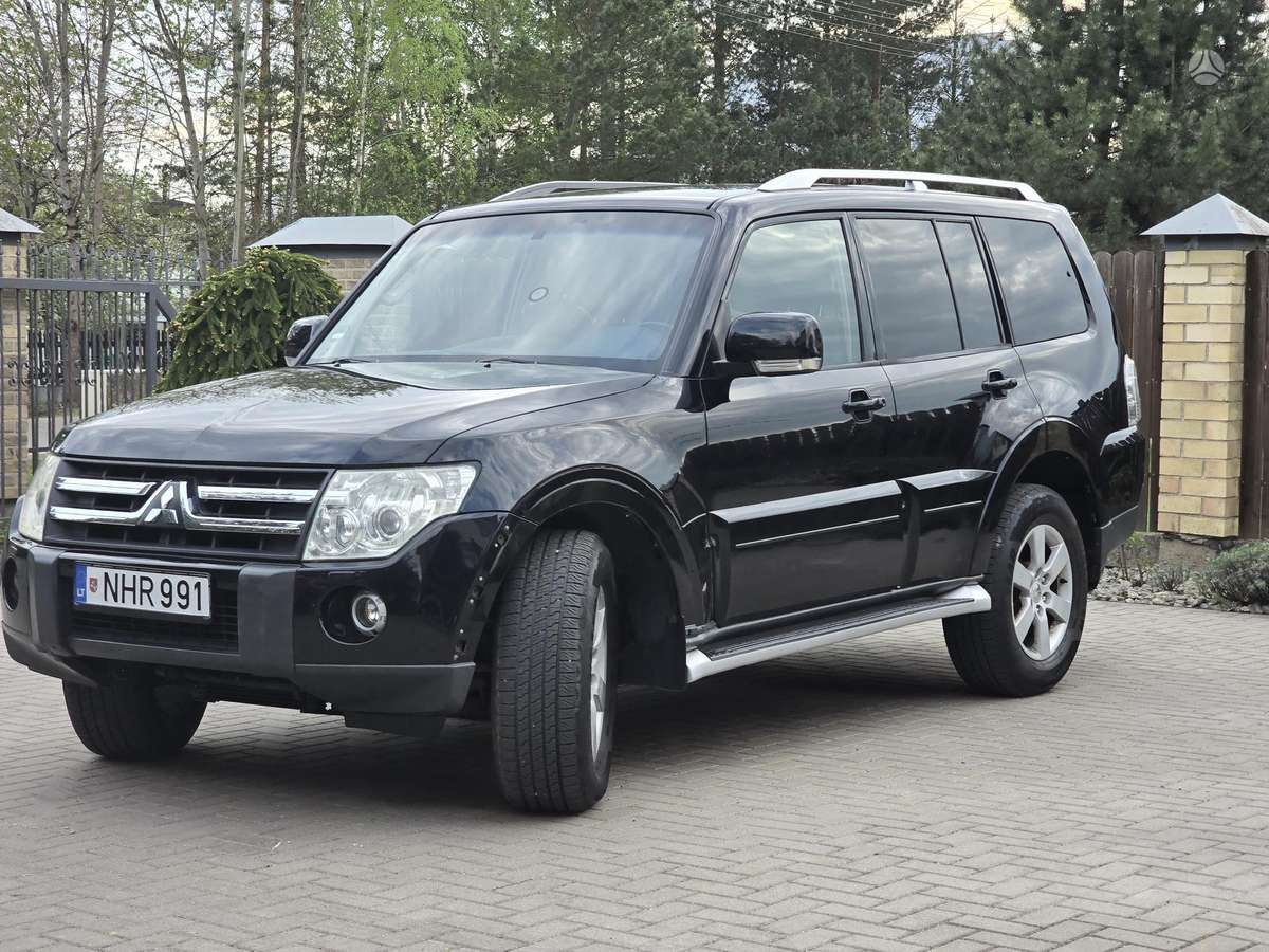 Mitsubishi Pajero - 1