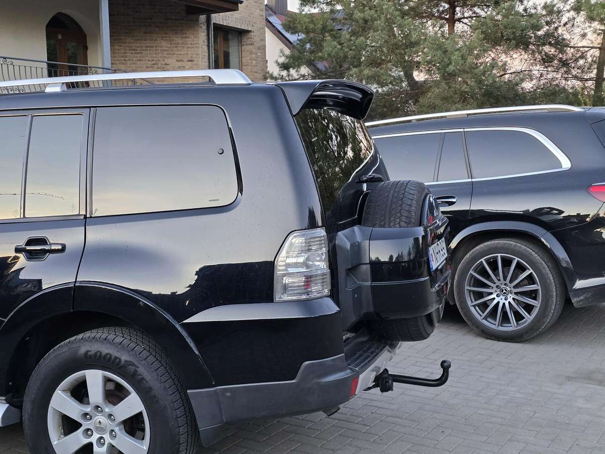 Mitsubishi Pajero - 4