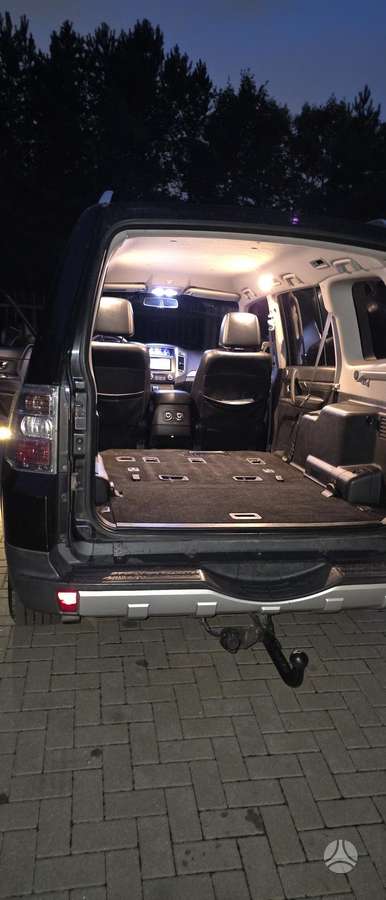 Mitsubishi Pajero - 9