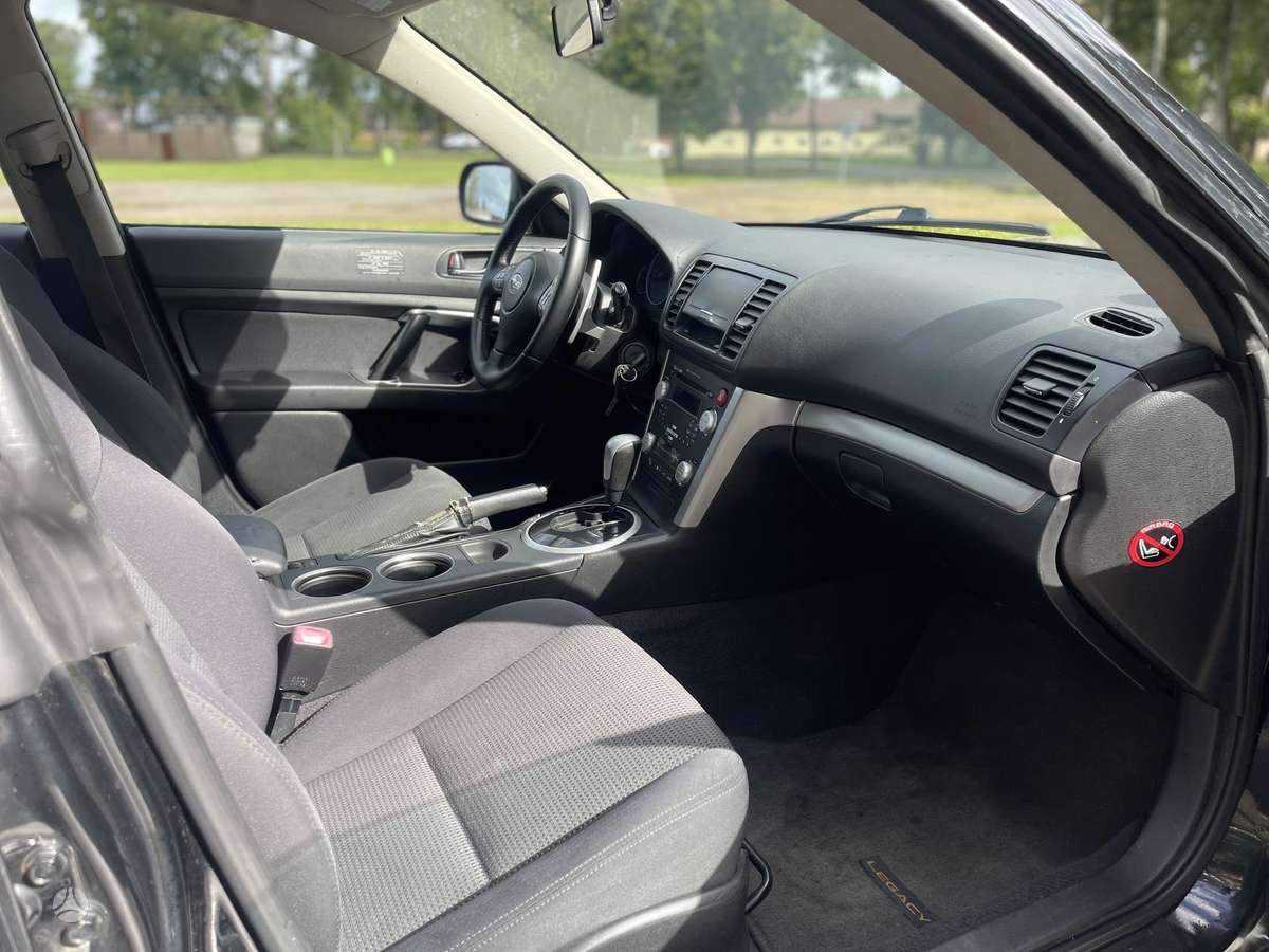 Subaru Legacy - 9