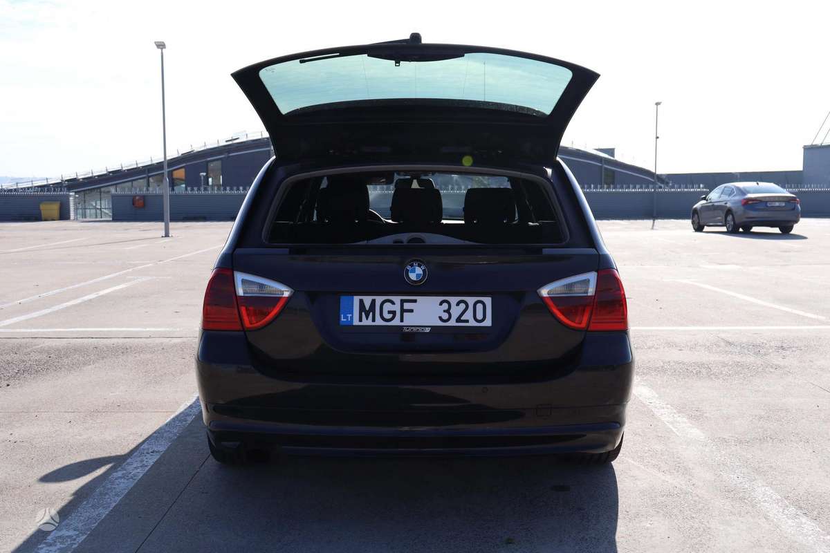 BMW 320, 2.0 l., wagon
