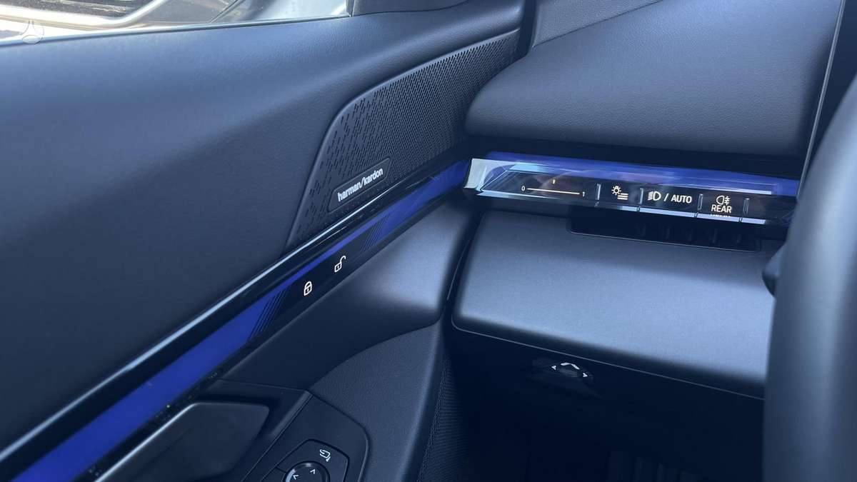 BMW i5 - 4