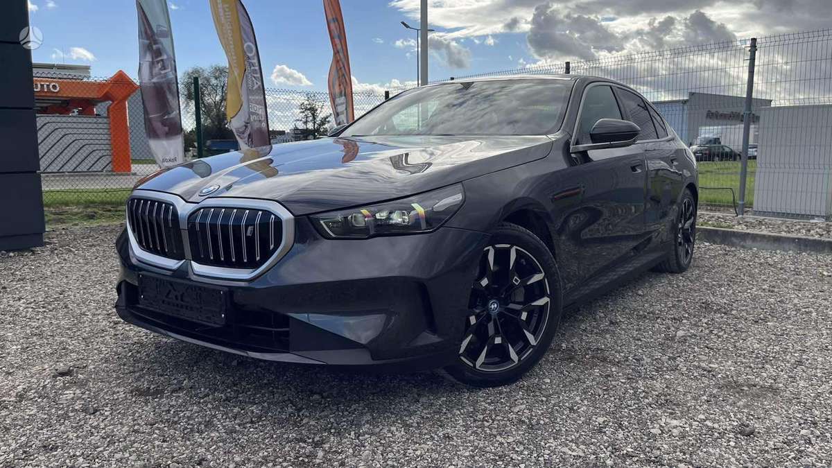 BMW i5 - 5