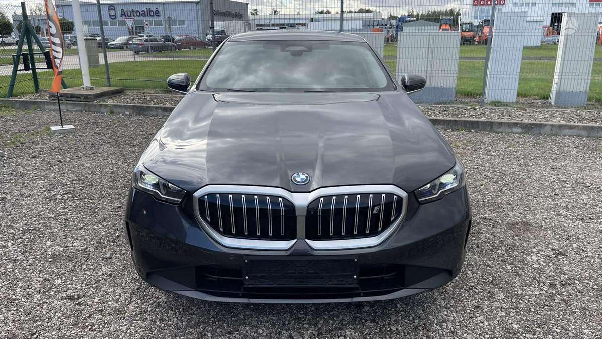 BMW i5 - 6