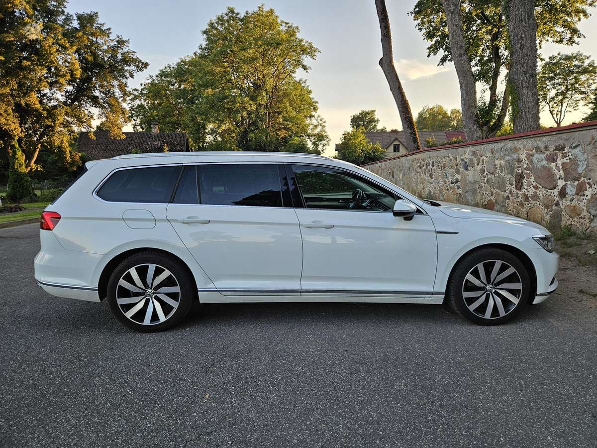 Volkswagen Passat, 2.0 l., Универсал