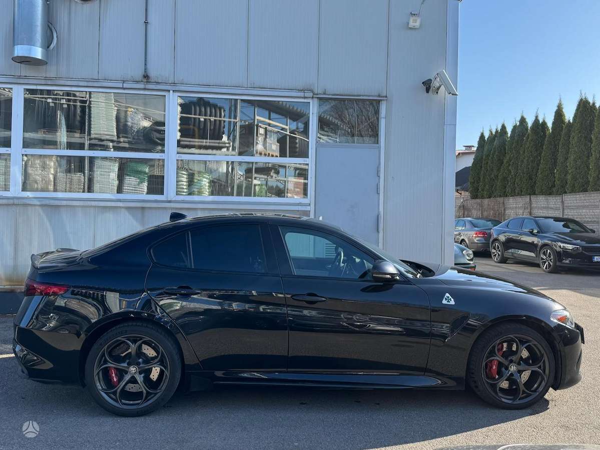 Alfa Romeo Giulia - 4