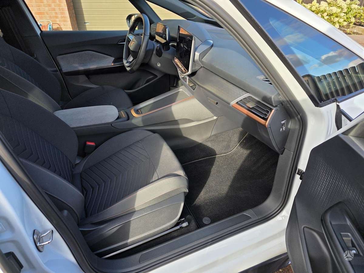Cupra Born, 63 kWh, hatchback