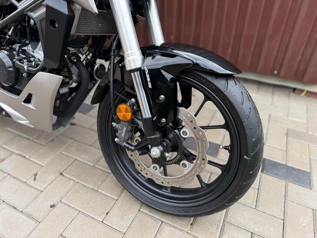 Honda CB 125cc, street / classic