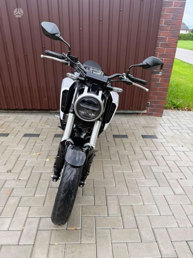 Honda CB 125cc, street / classic