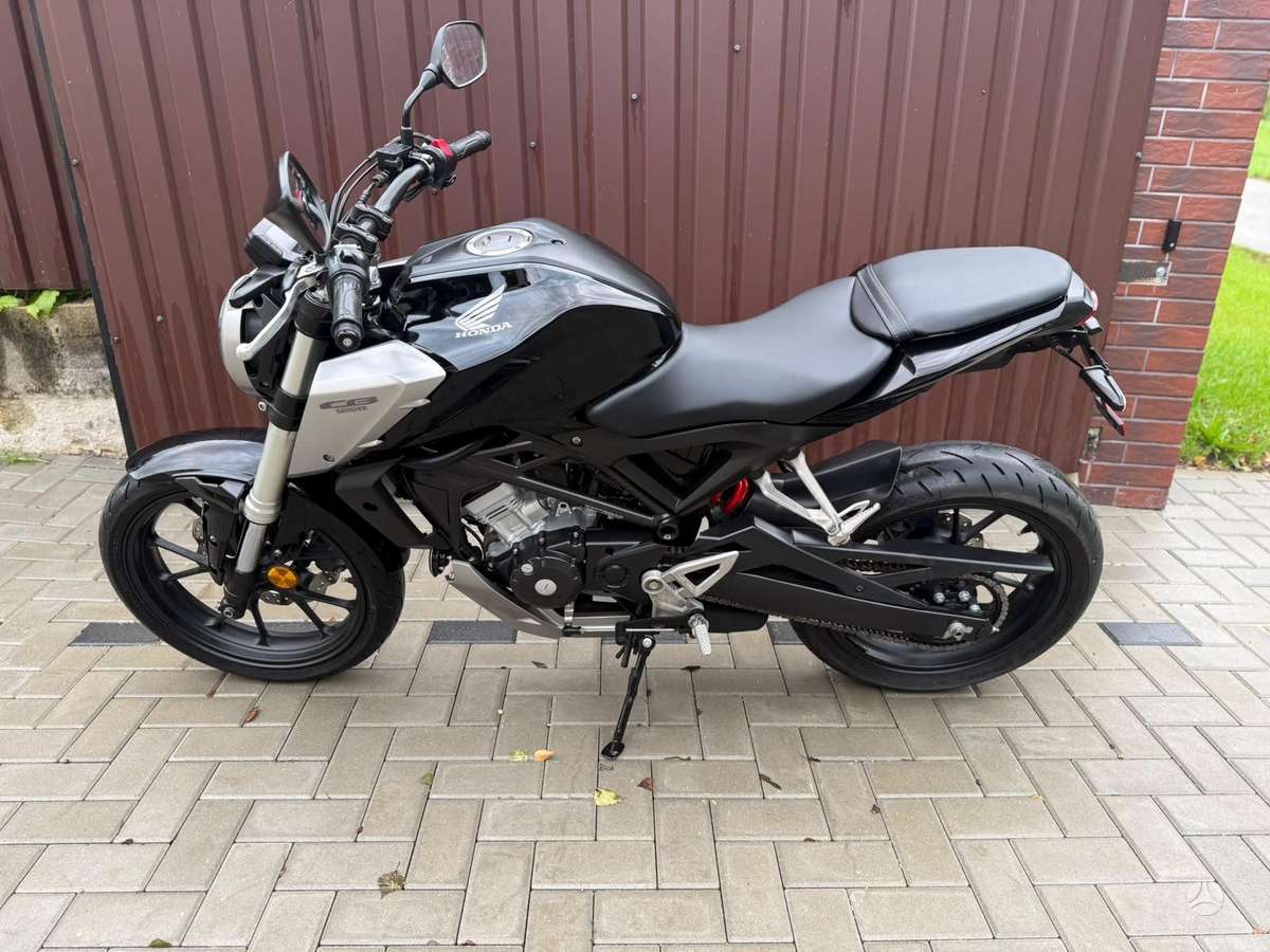Honda CB 125cc, street / classic