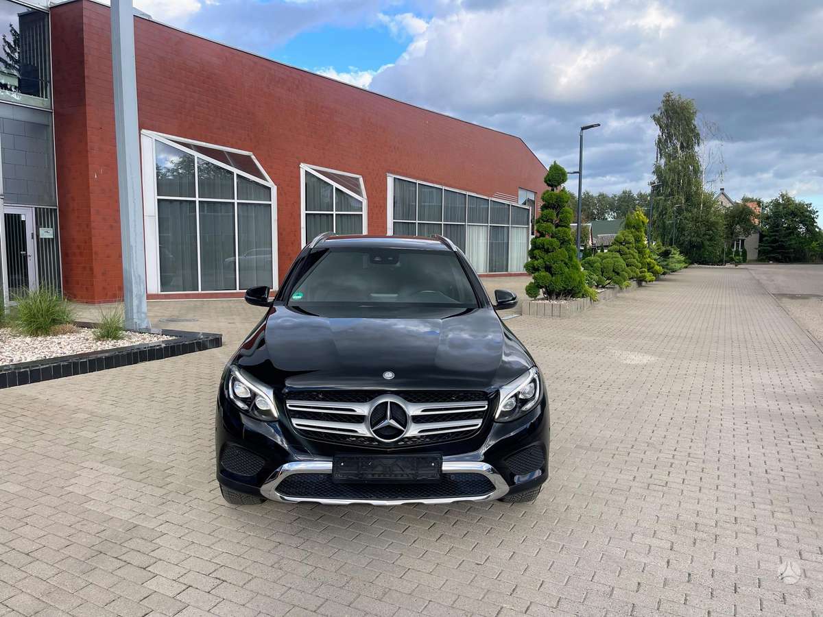 Mercedes-Benz GLC220 - 2