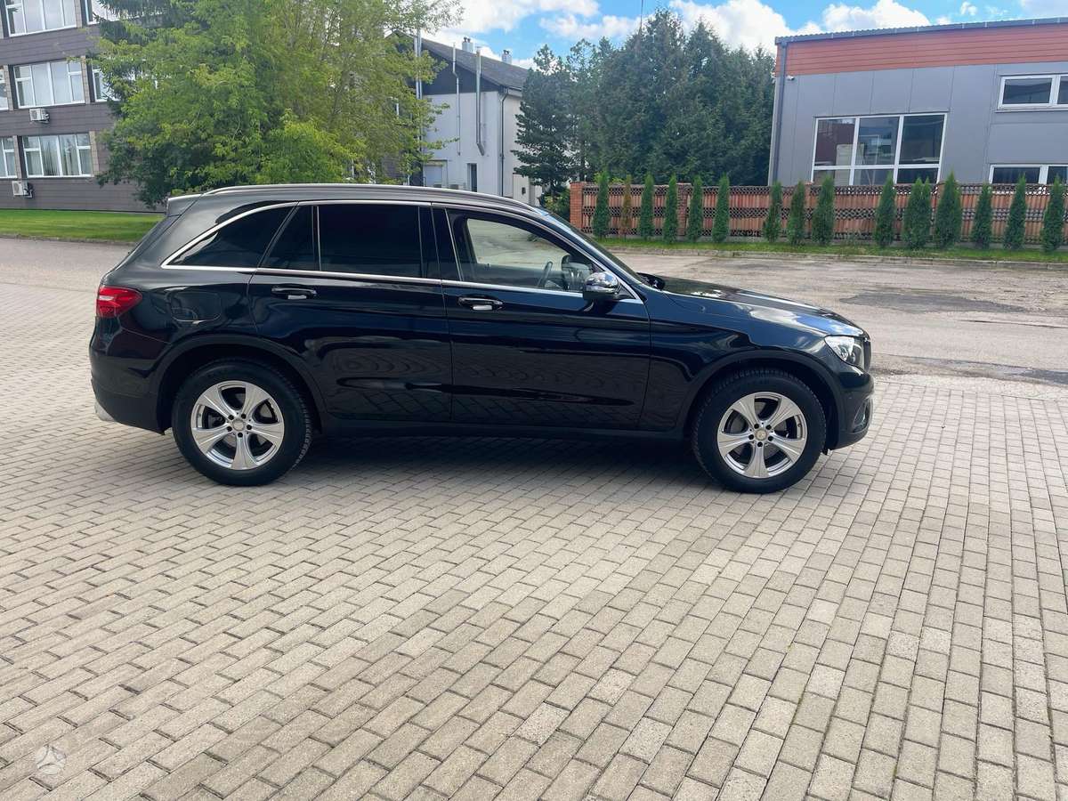 Mercedes-Benz GLC220 - 4