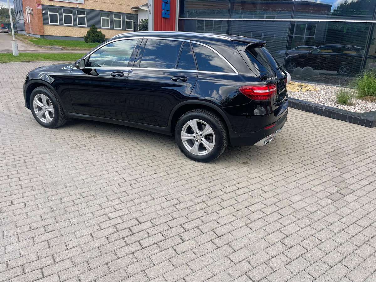Mercedes-Benz GLC220 - 9
