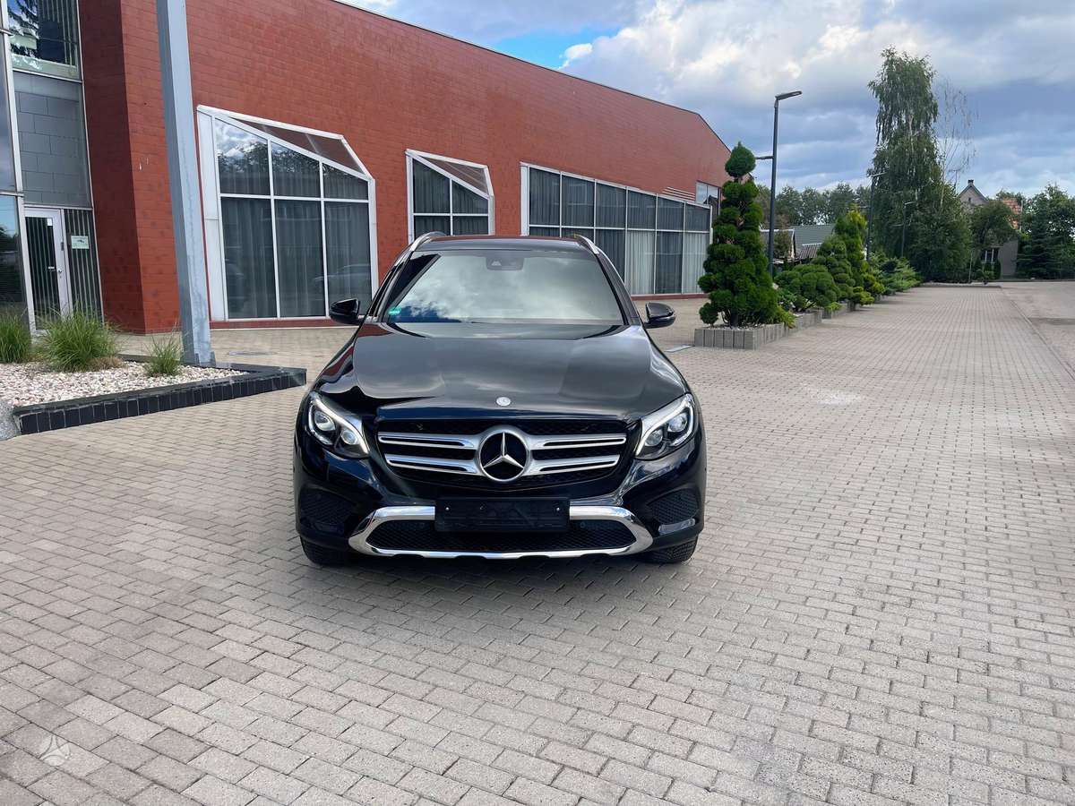 Mercedes-Benz GLC220 - 11