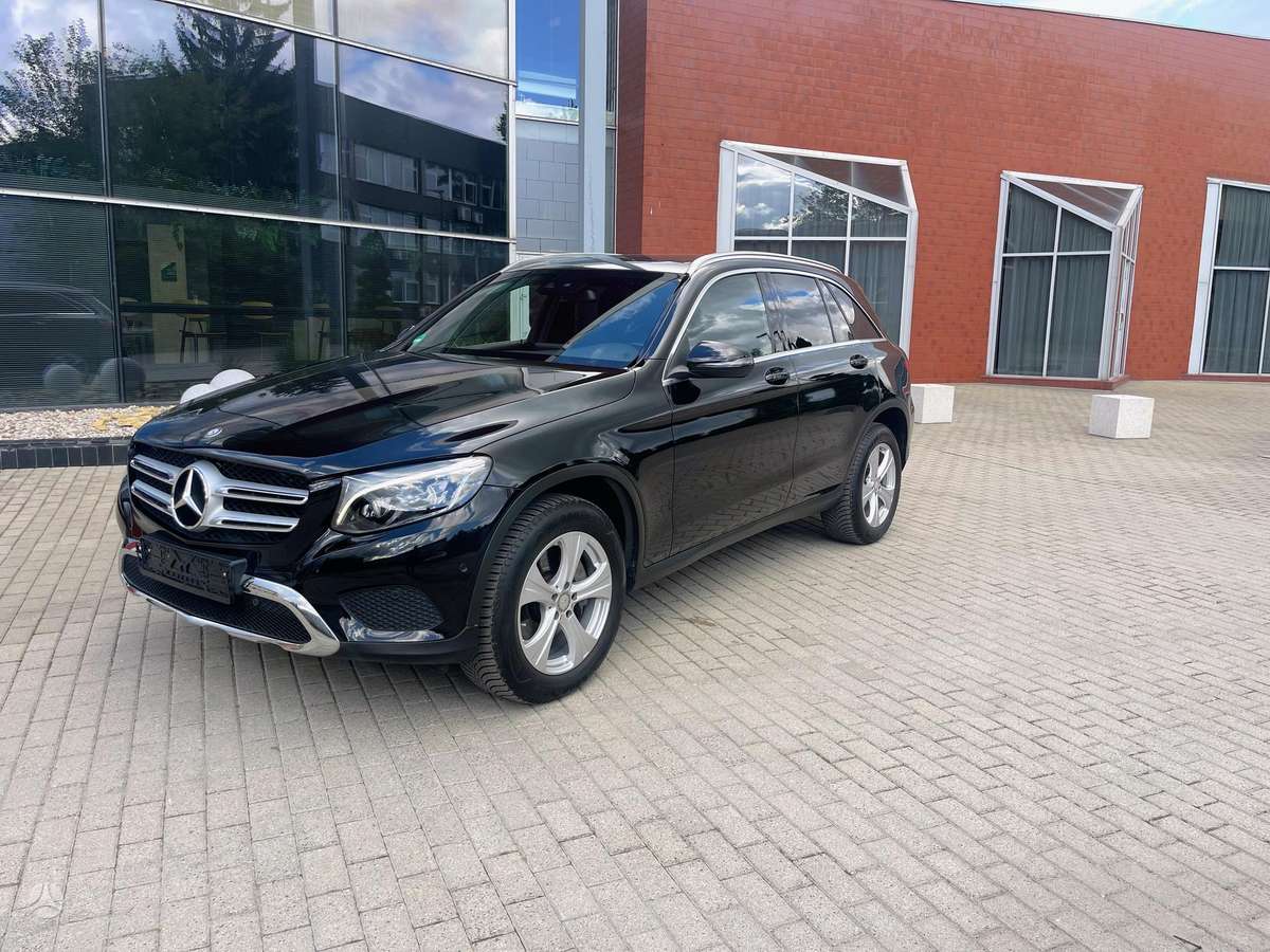 Mercedes-Benz GLC220 - 12