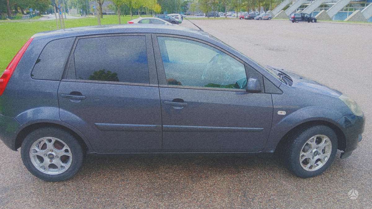 Ford Fiesta - 2