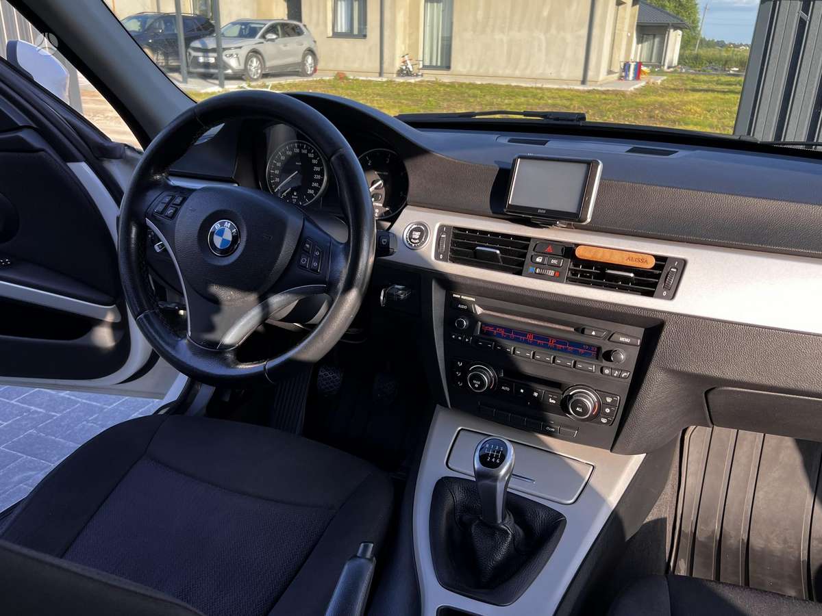 BMW 320, 2.0 l., wagon