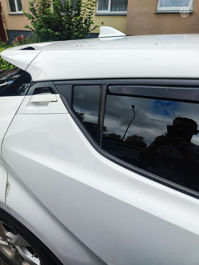 Toyota C-HR - 2