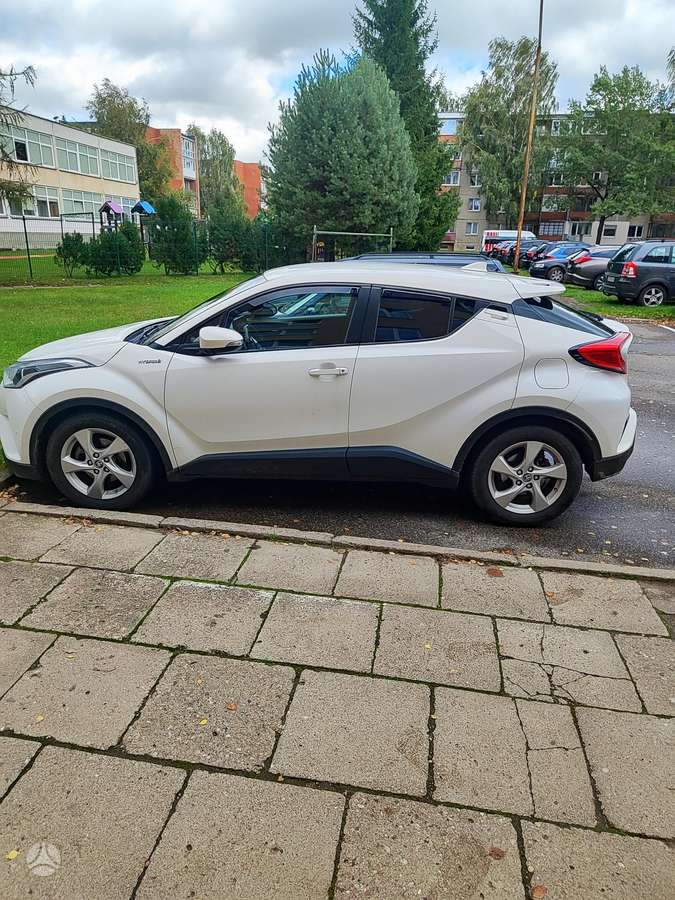 Toyota C-HR - 4