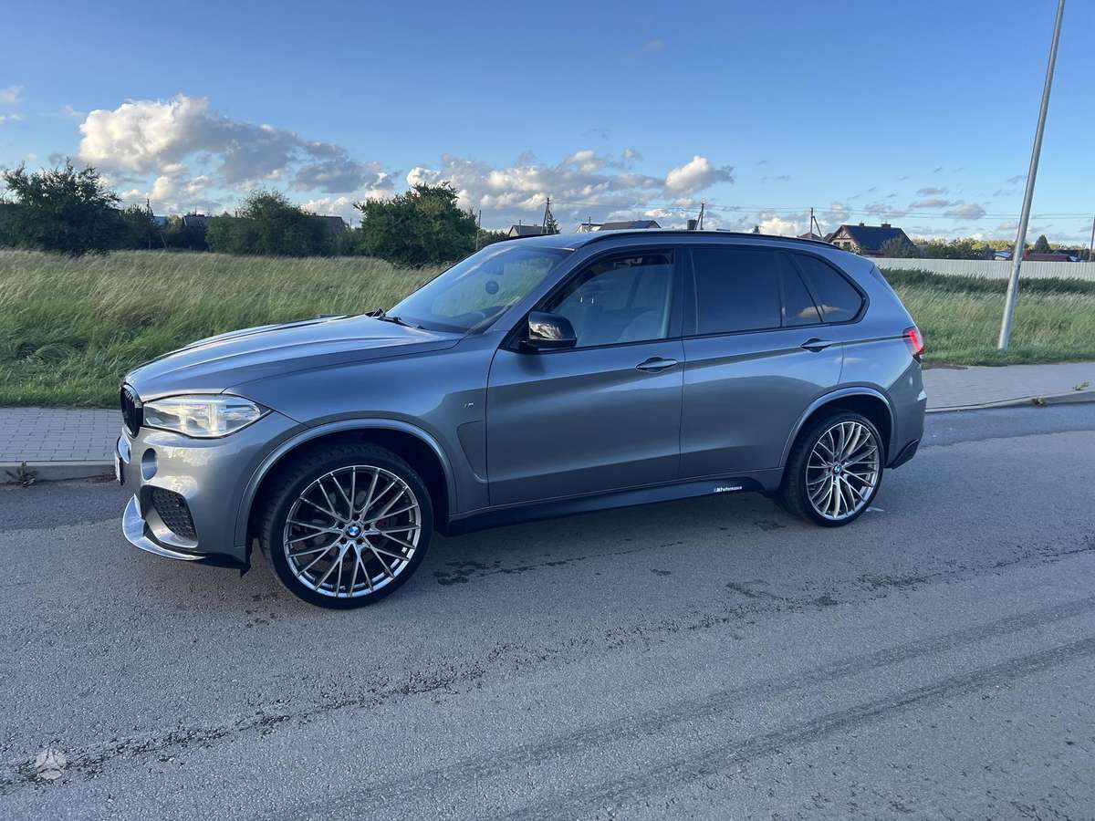 BMW X5, 3.0 l., Минивэн