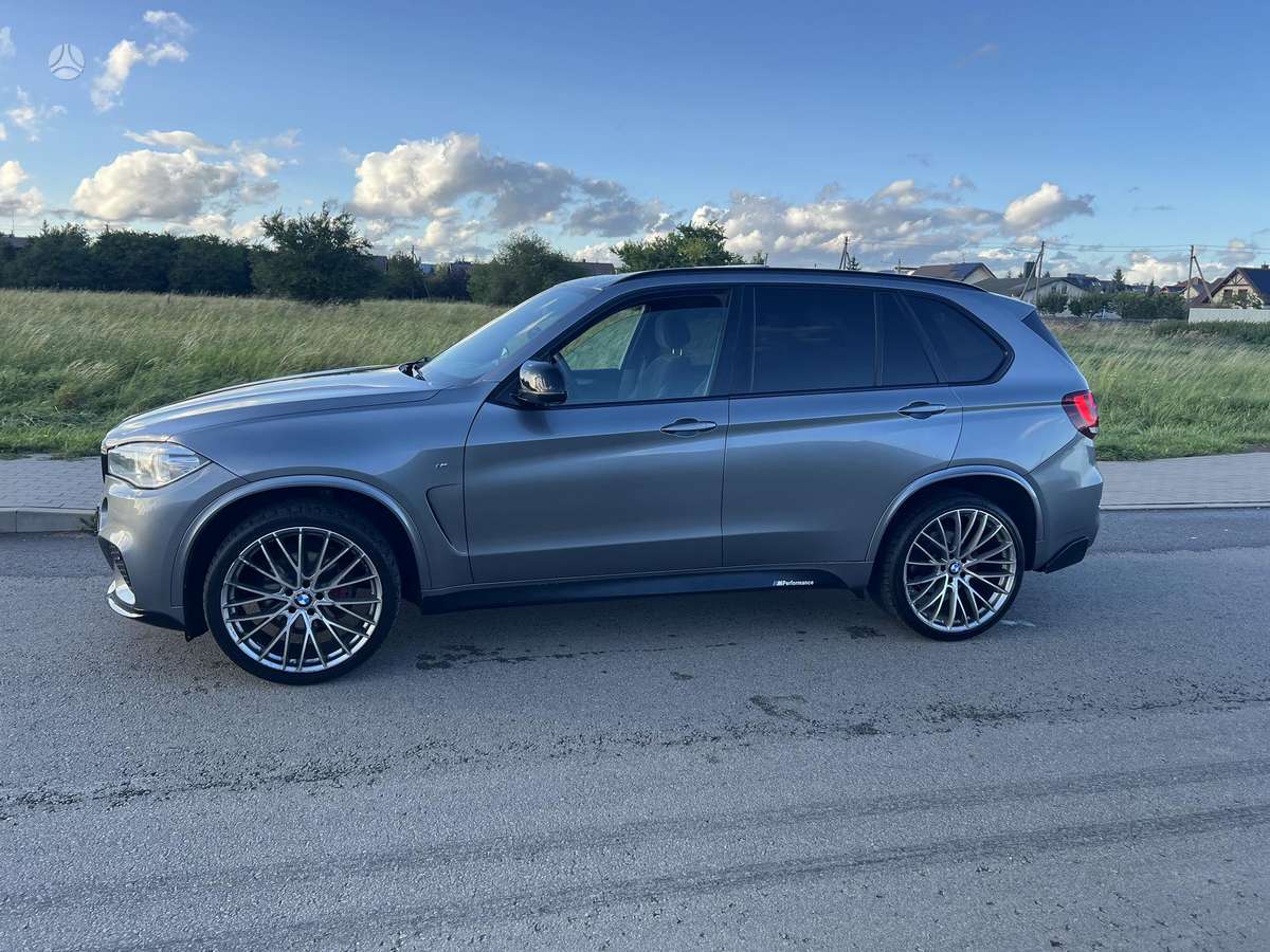 BMW X5, 3.0 l., Минивэн