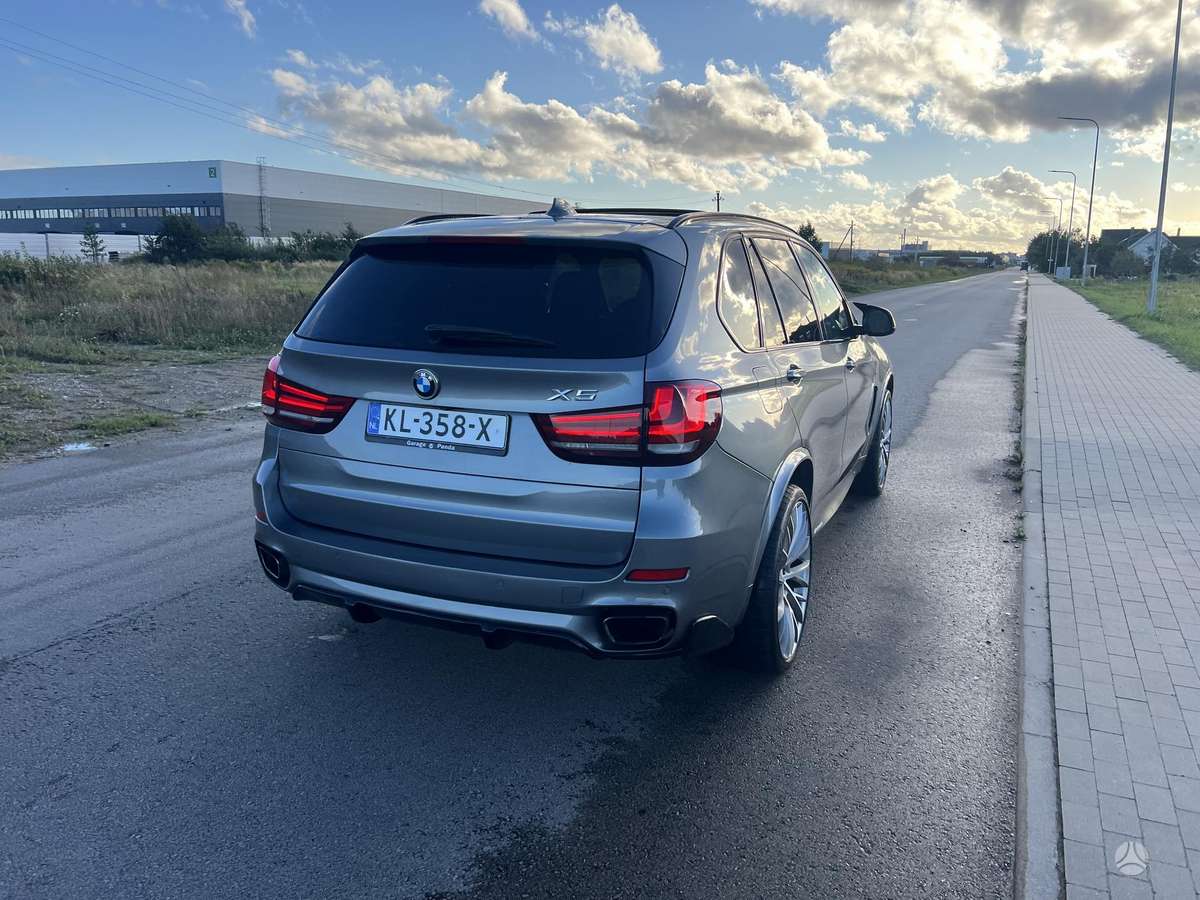 BMW X5, 3.0 l., Минивэн