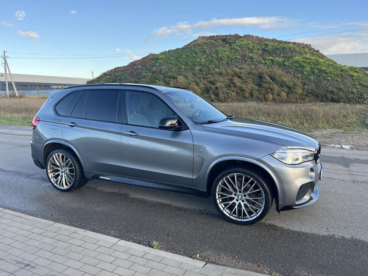 BMW X5, 3.0 l., Минивэн