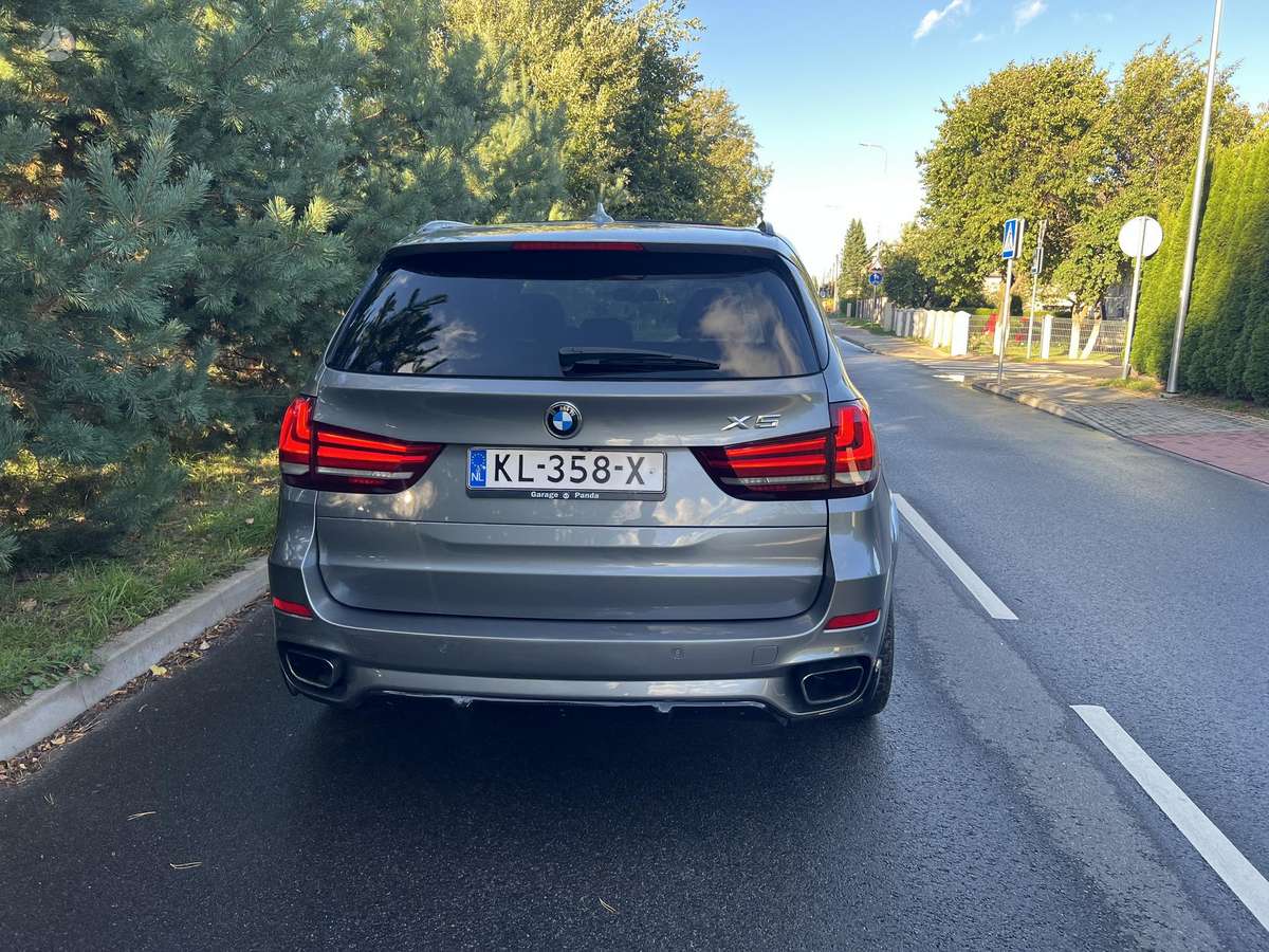 BMW X5, 3.0 l., Минивэн