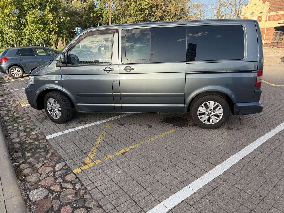 Volkswagen Multivan - 8