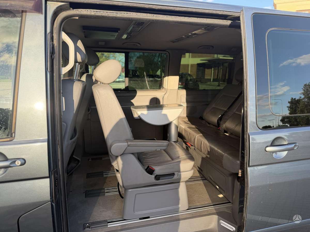 Volkswagen Multivan - 9