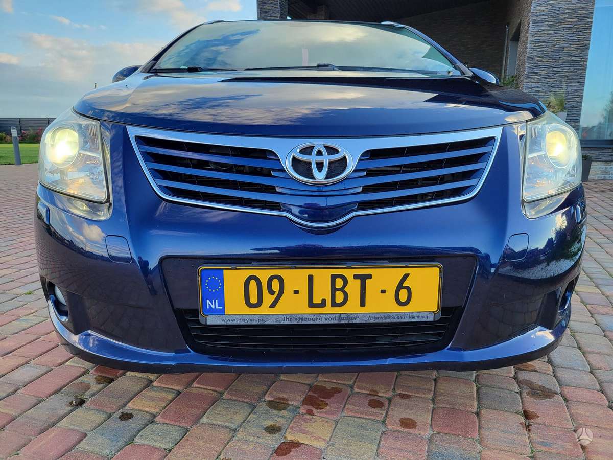 Toyota Avensis - 8