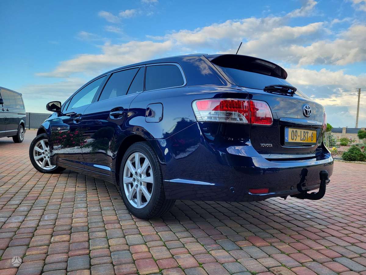 Toyota Avensis - 4