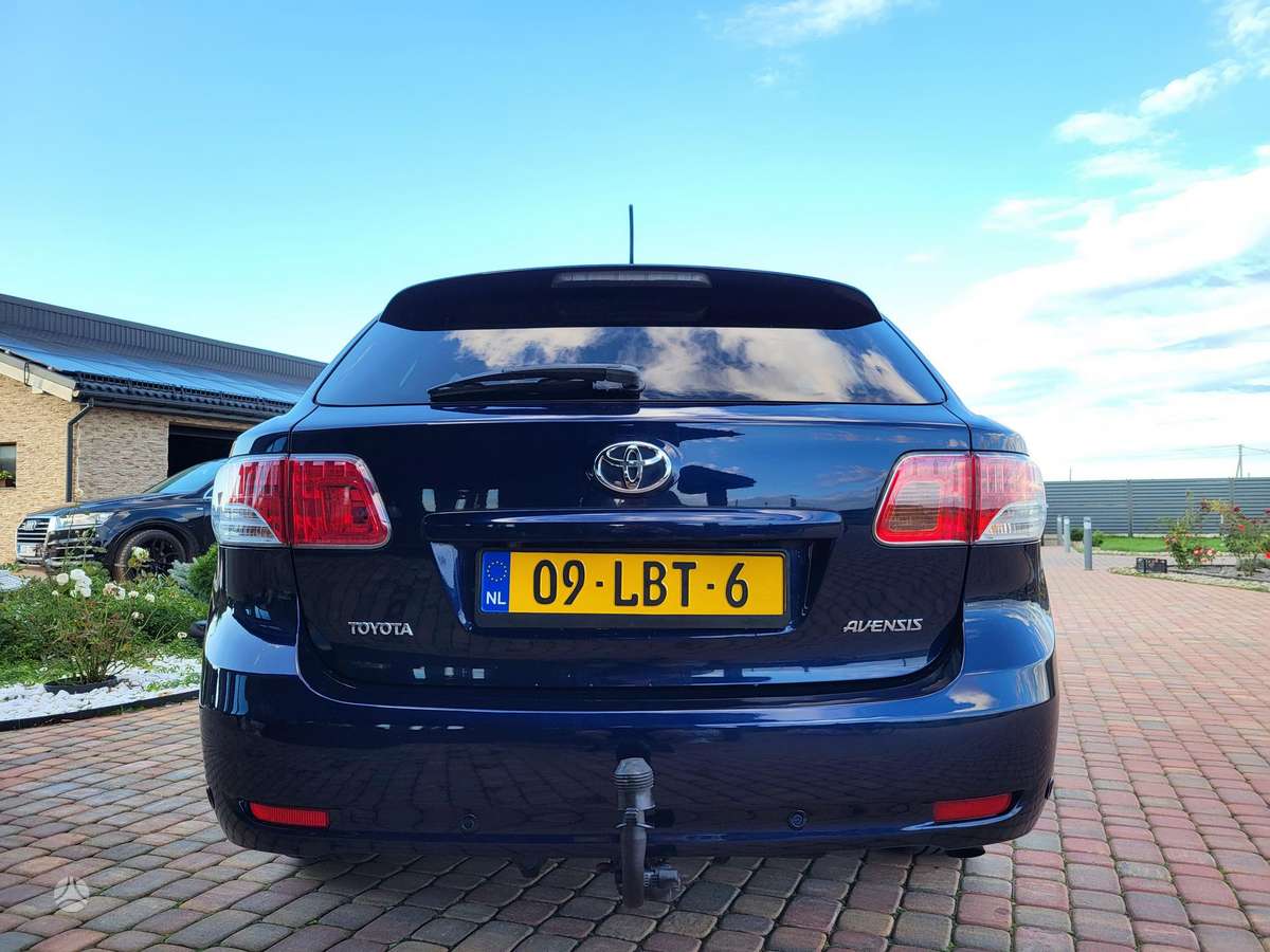 Toyota Avensis - 9