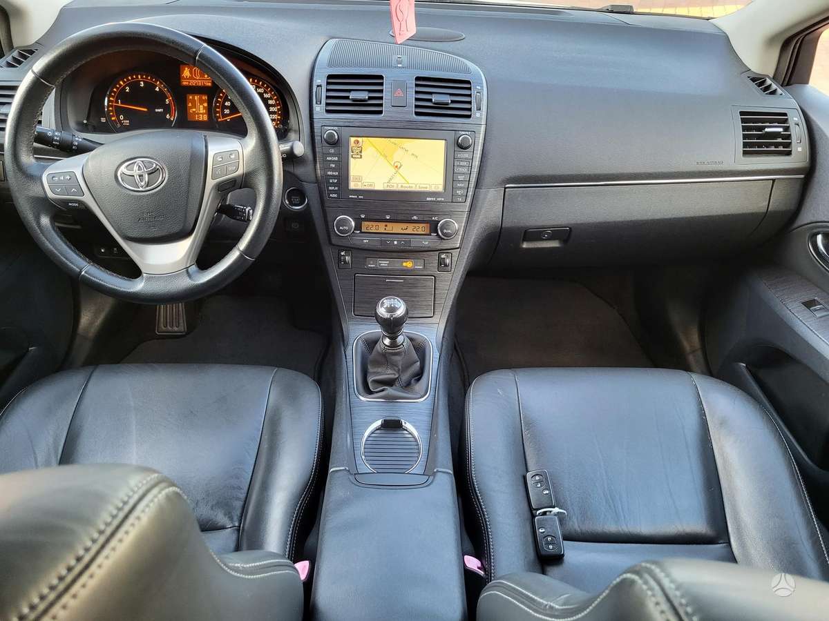 Toyota Avensis - 2